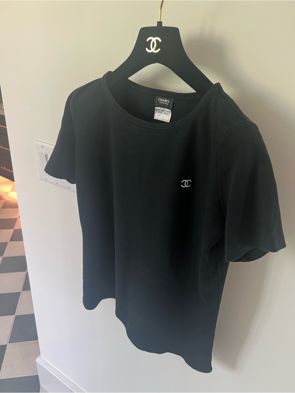 CHANEL Black Short Sleeve Crewneck T-Shirt with CC Logo